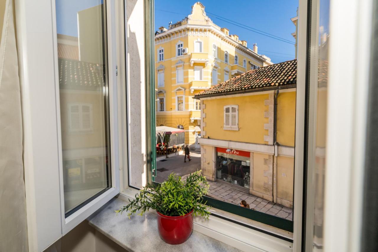 Apartment In Old Town With City View Split Eksteriør billede